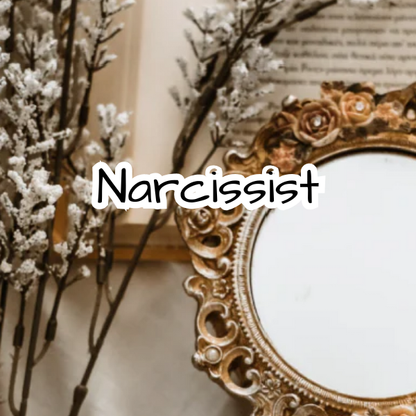 Narcissist Scented Candle - Clean Florals , Spice, Sweet Earth, Musk, Jasmine